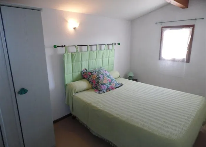 Casa de Férias Maison Mitoyenne 3 Pièces Avec Terrasse, Jardin Clôturé Et Parking - 6 Couchages à Marseillan - Fr-1-326-484 *